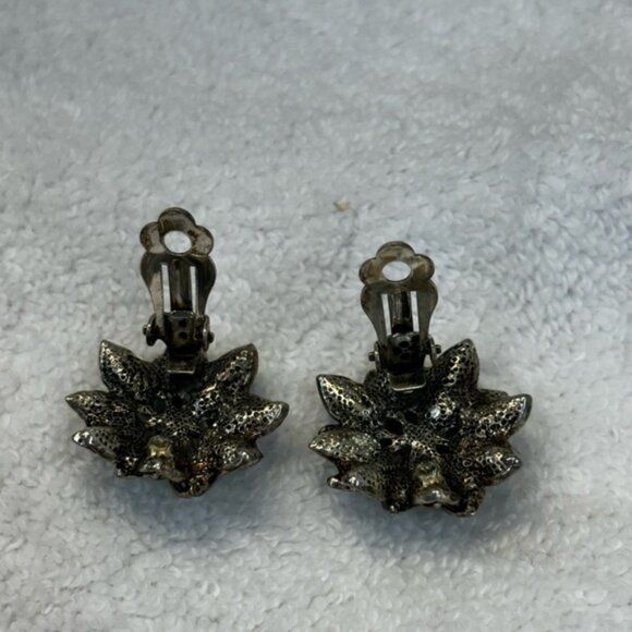 Lot of vintage sparkling statement clip on earrings - Picture 15 of 16